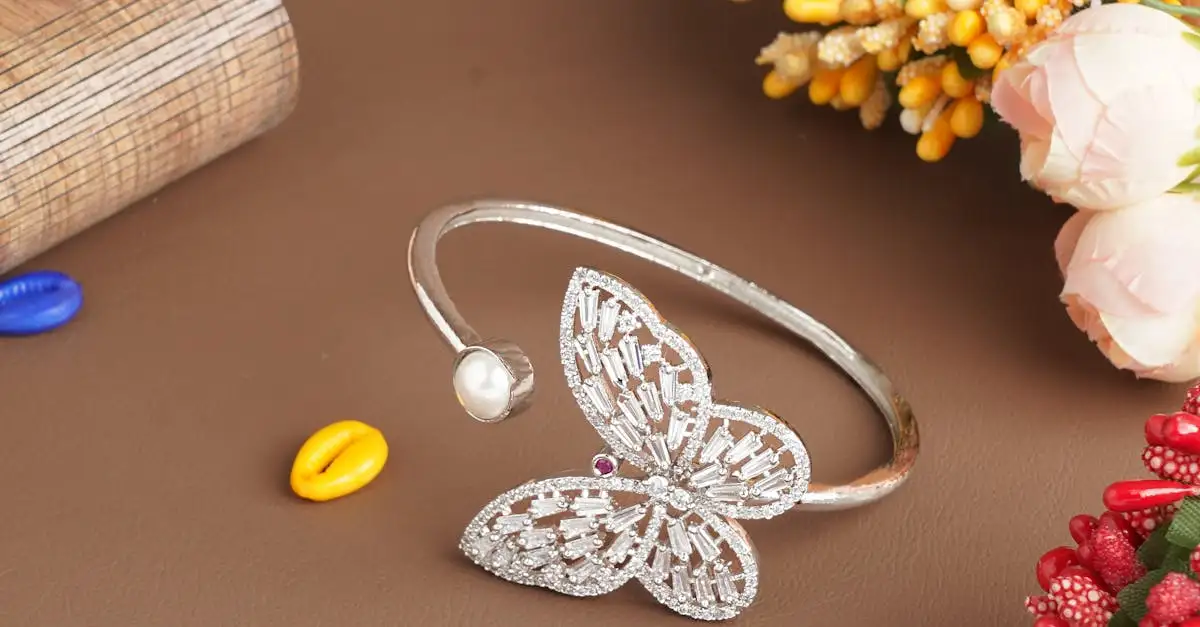 Zilveren vlinder hanger kopen | Sieraden met vlinders